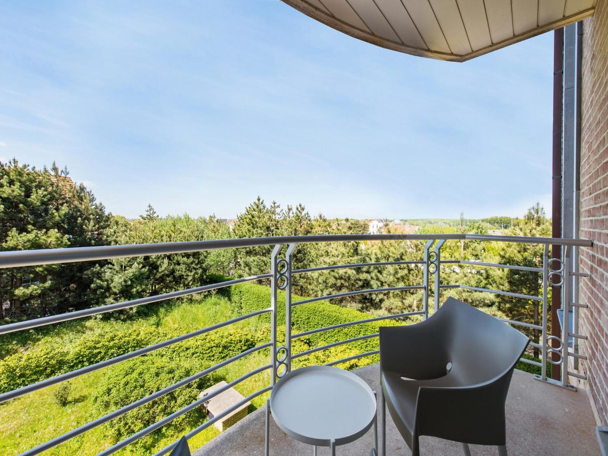Castle Apartment With Marina View, Cleaning Included Blankenberge