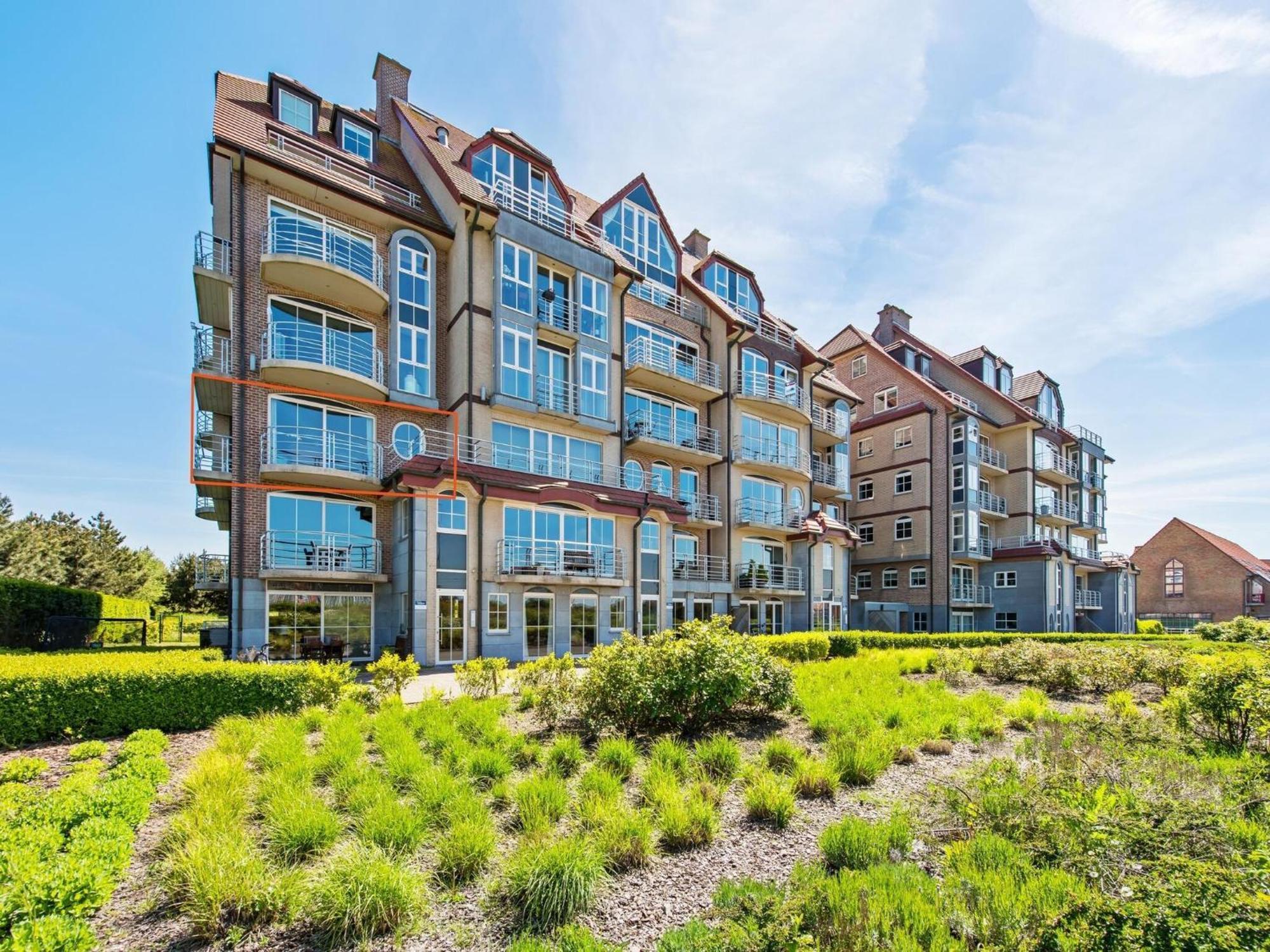 Castle Apartment With Marina View, Cleaning Included *