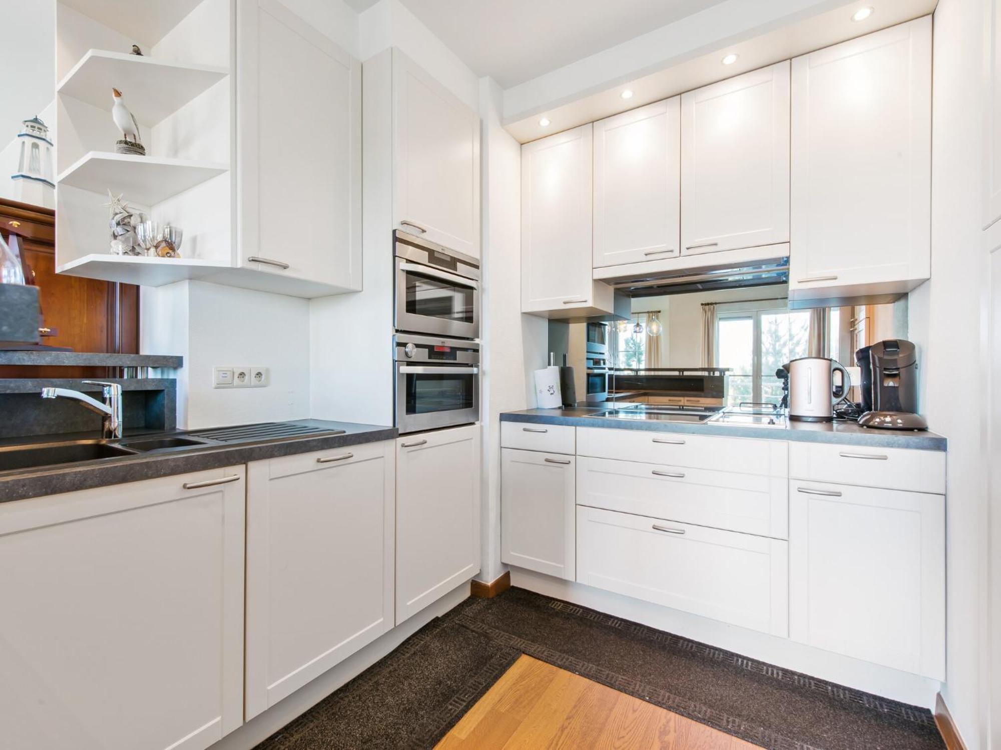 Castle Apartment With Marina View, Cleaning Included *